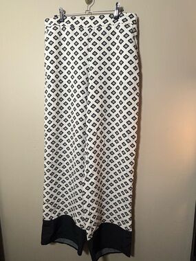 Zara Black and Cream Floral Pattern Cropped Wide Leg Pants